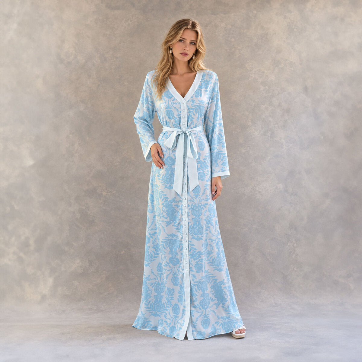 Zula Kaftan, Open Sky, full length front